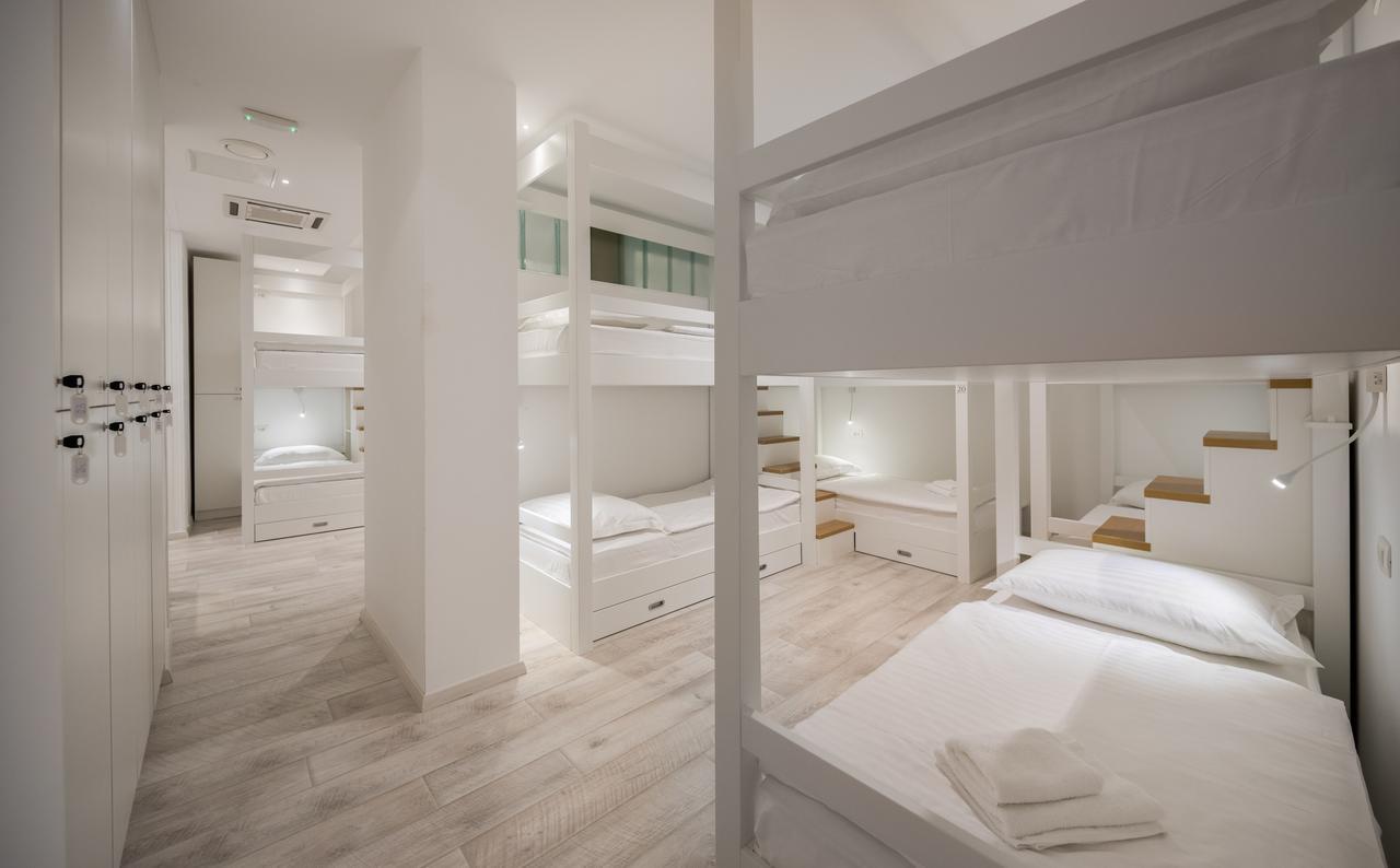 Boutique Hostel Posteya สปลิท ภายนอก รูปภาพ