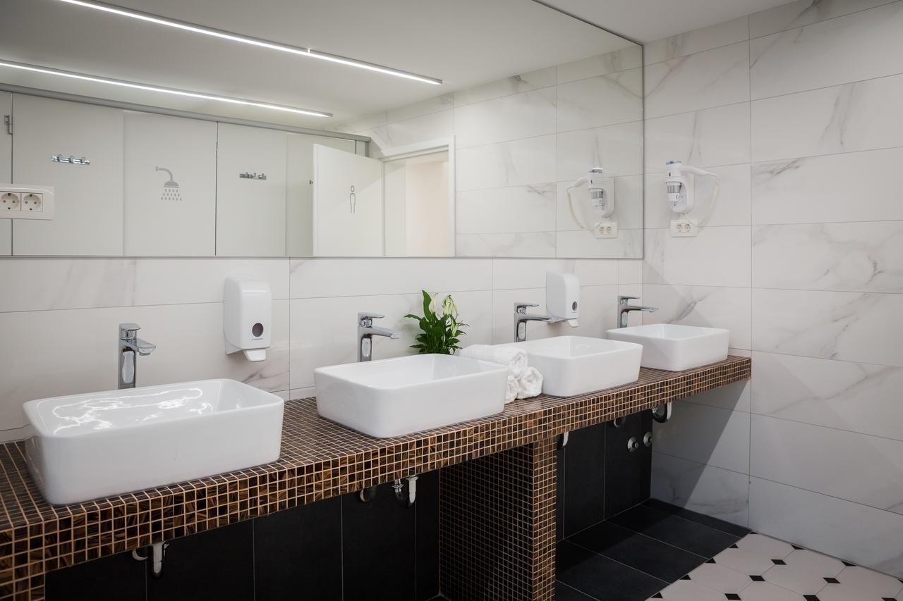 Boutique Hostel Posteya สปลิท ภายนอก รูปภาพ